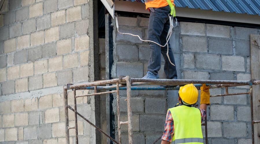 Professional residential roofers in Deer Lodge, TN